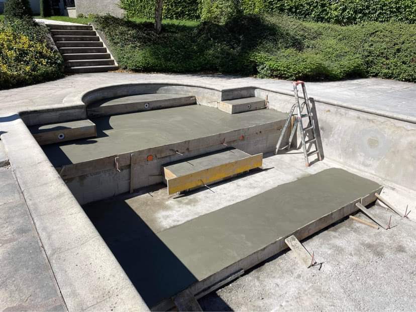 Rénovation accès piscines avec escaliers plage