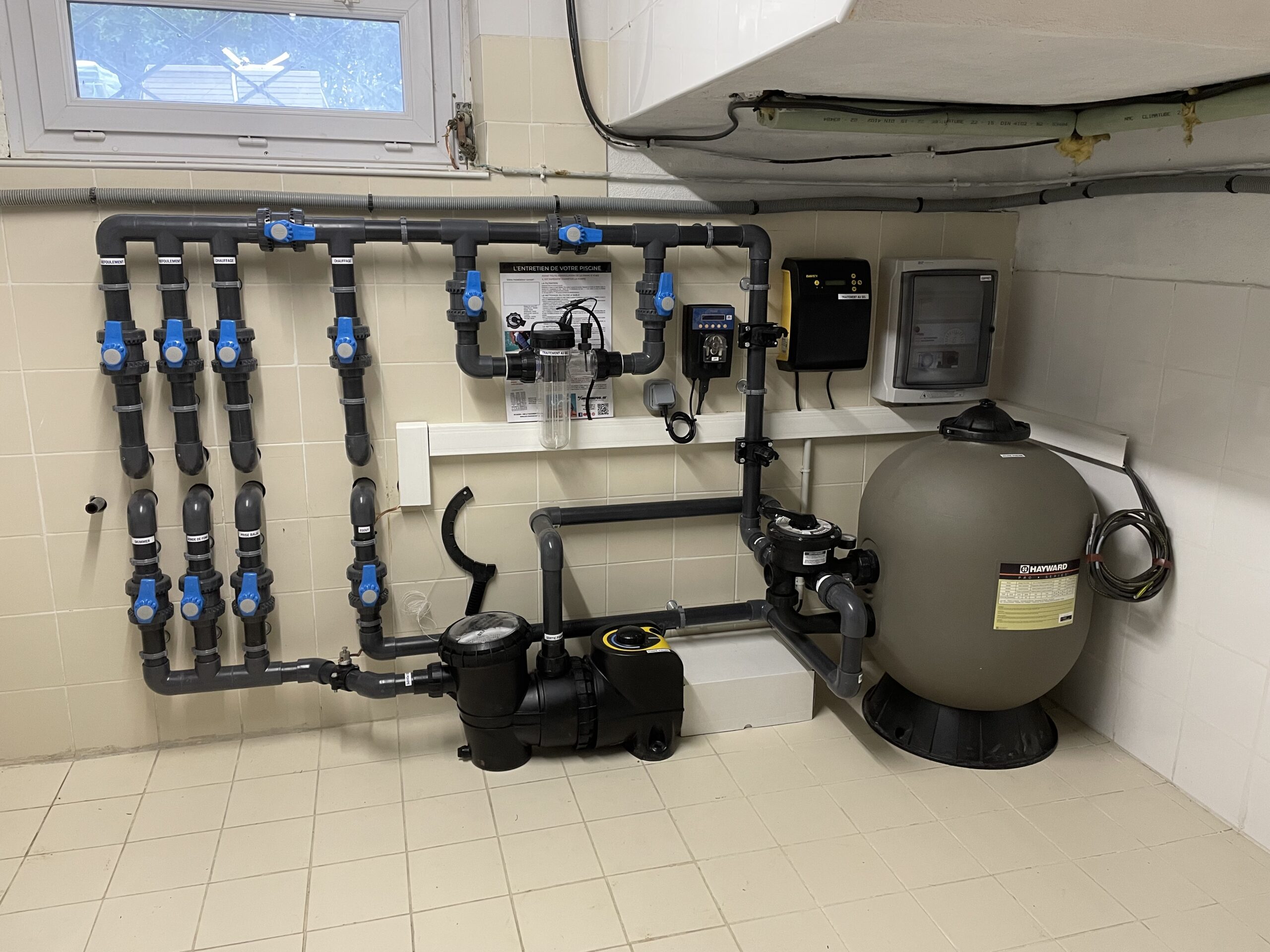 Maintenance et vidange de piscine traditionnelle