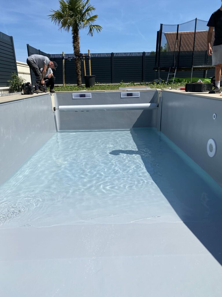 Mise en eau d’une piscine sur chantier terminé